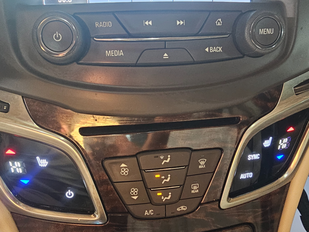 Buick LaCrosse 4dr Sdn Leather FWD 2015