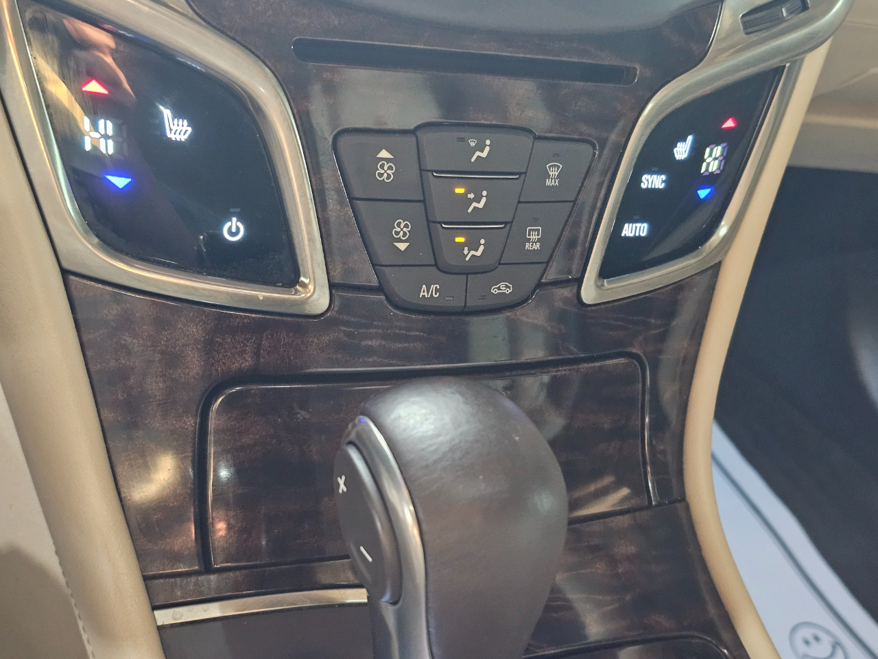 Buick LaCrosse 4dr Sdn Leather FWD 2015