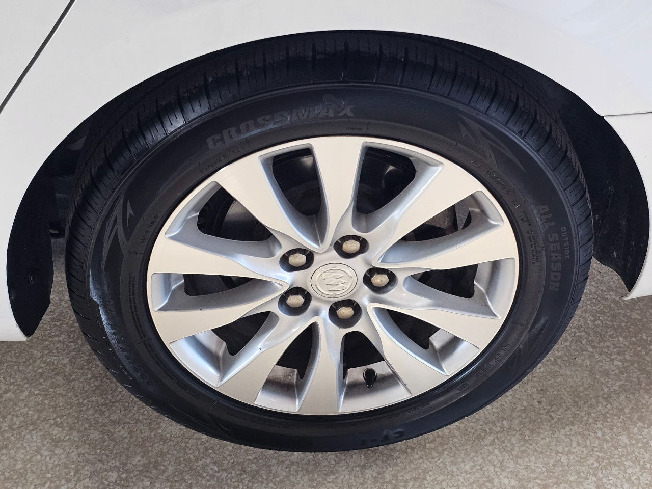 Buick LaCrosse 4dr Sdn Leather FWD 2015