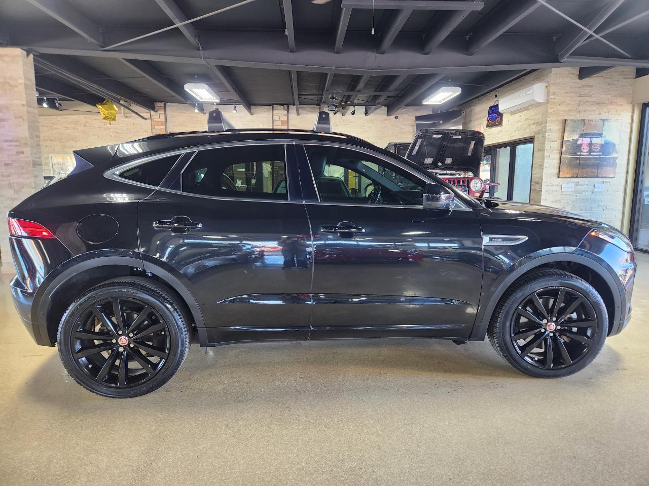 Jaguar E-Pace P300 AWD R-Dynamic HSE 2018