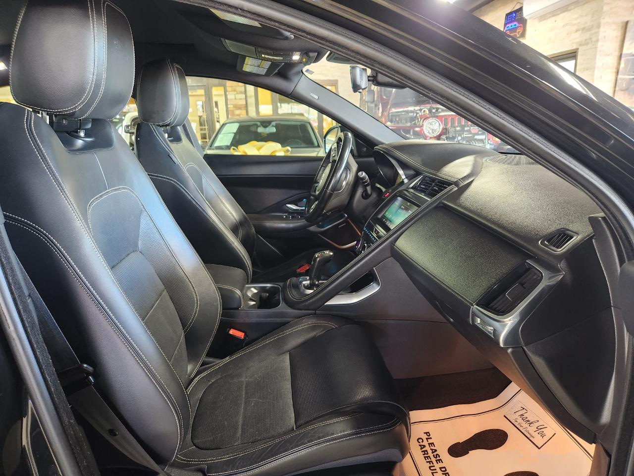 Jaguar E-Pace P300 AWD R-Dynamic HSE 2018