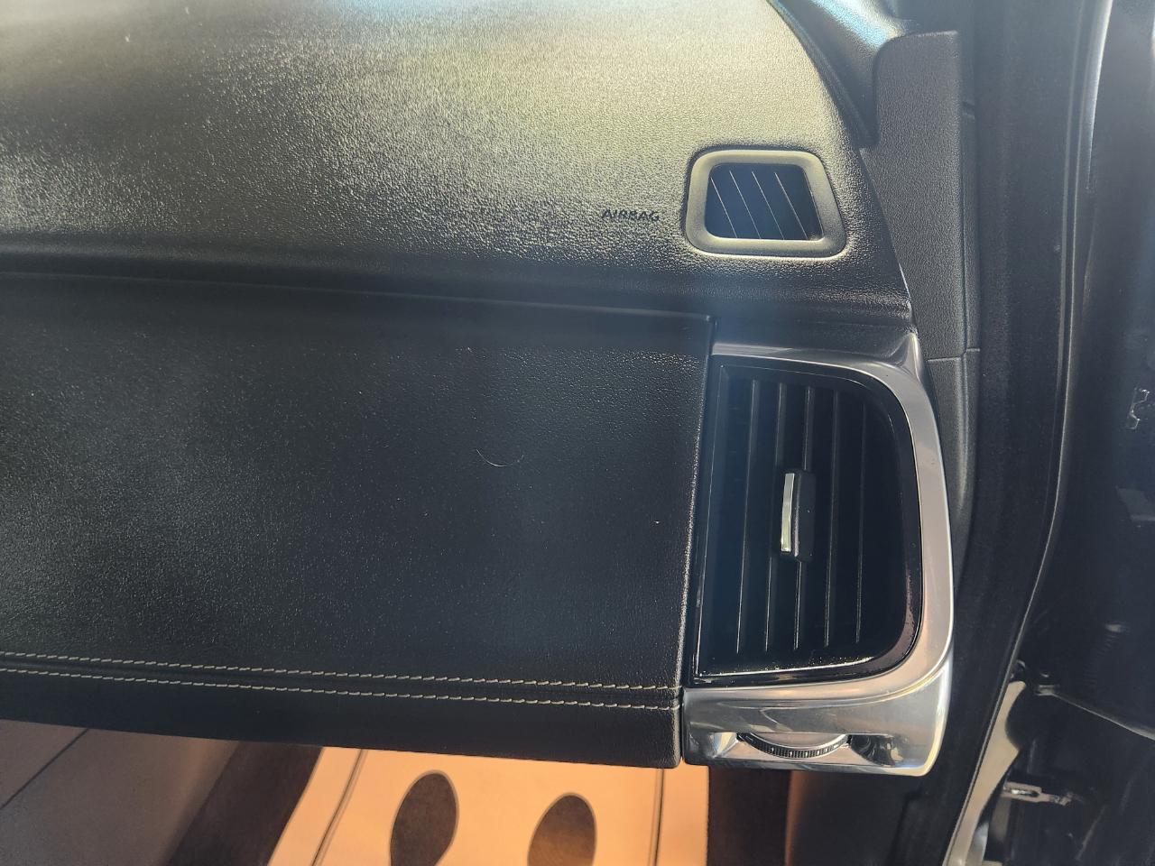 Jaguar E-Pace P300 AWD R-Dynamic HSE 2018