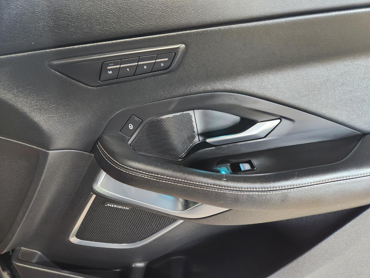 Jaguar E-Pace P300 AWD R-Dynamic HSE 2018