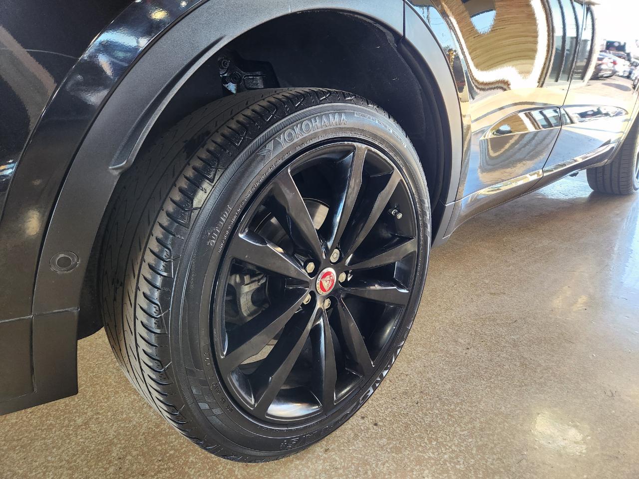 Jaguar E-Pace P300 AWD R-Dynamic HSE 2018