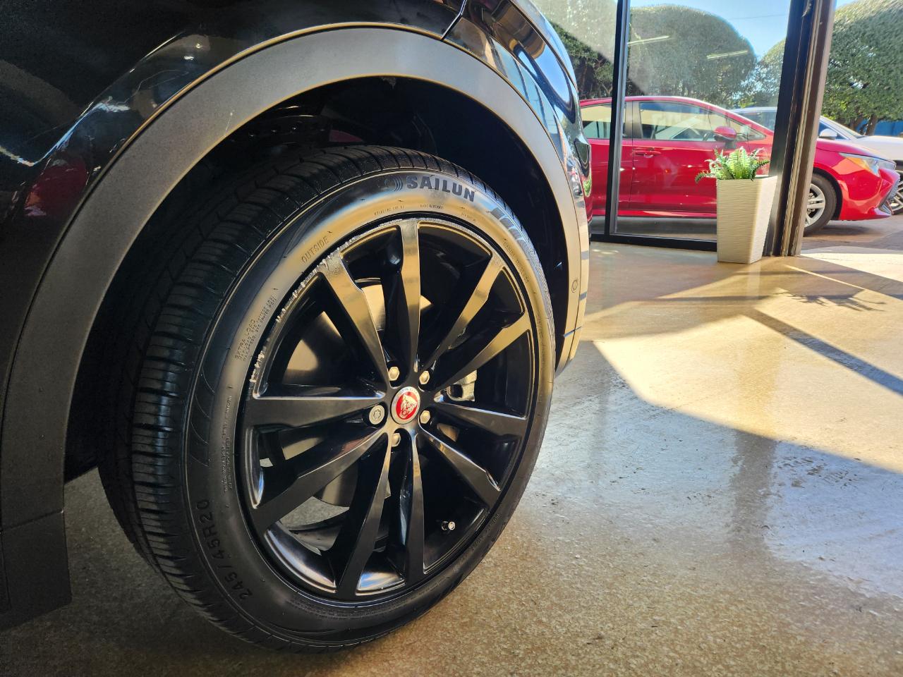 Jaguar E-Pace P300 AWD R-Dynamic HSE 2018