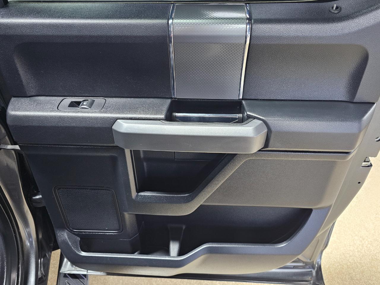 Ford F-150 4WD SuperCrew 145" XLT 2016