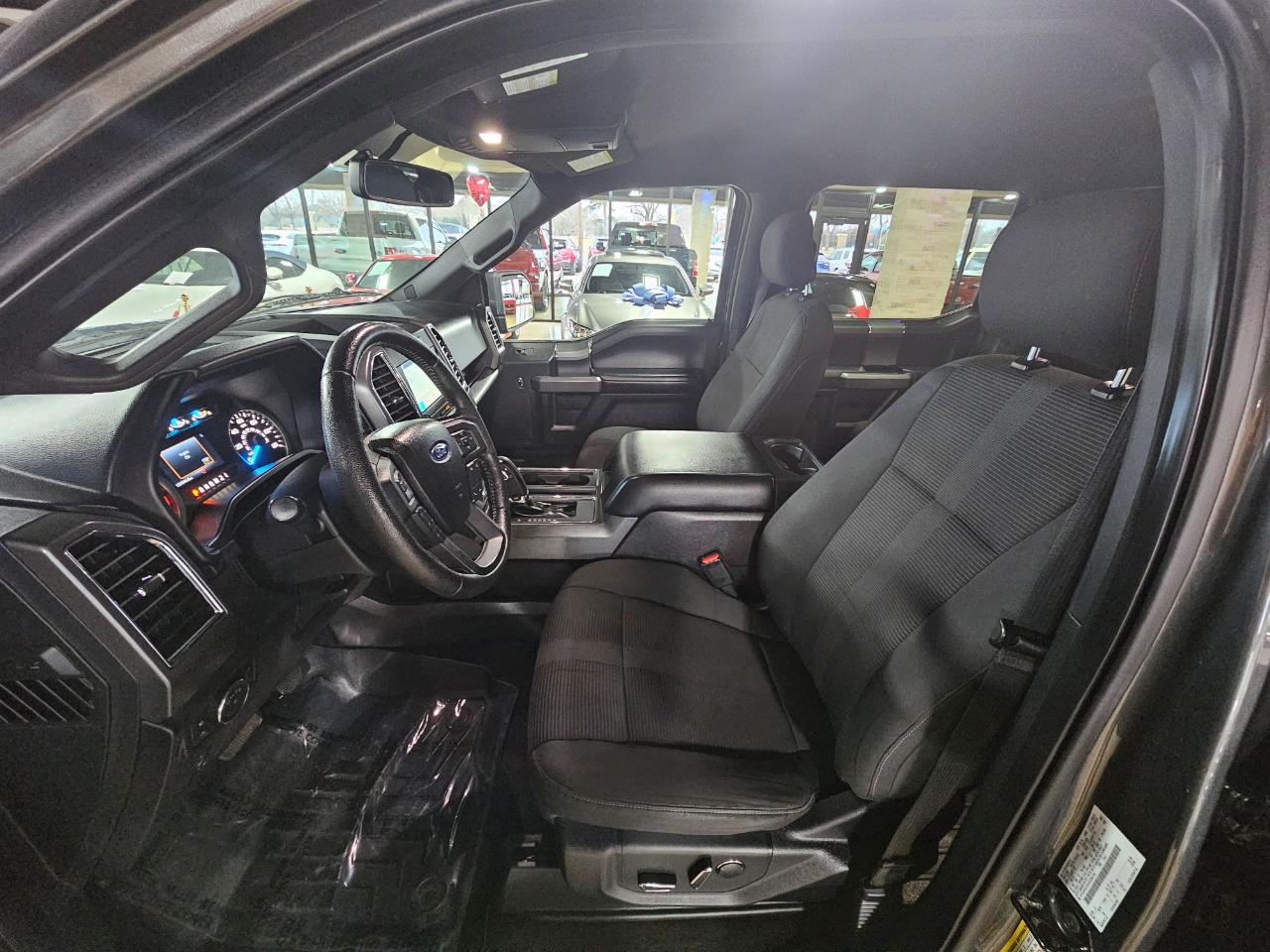 Ford F-150 4WD SuperCrew 145" XLT 2016