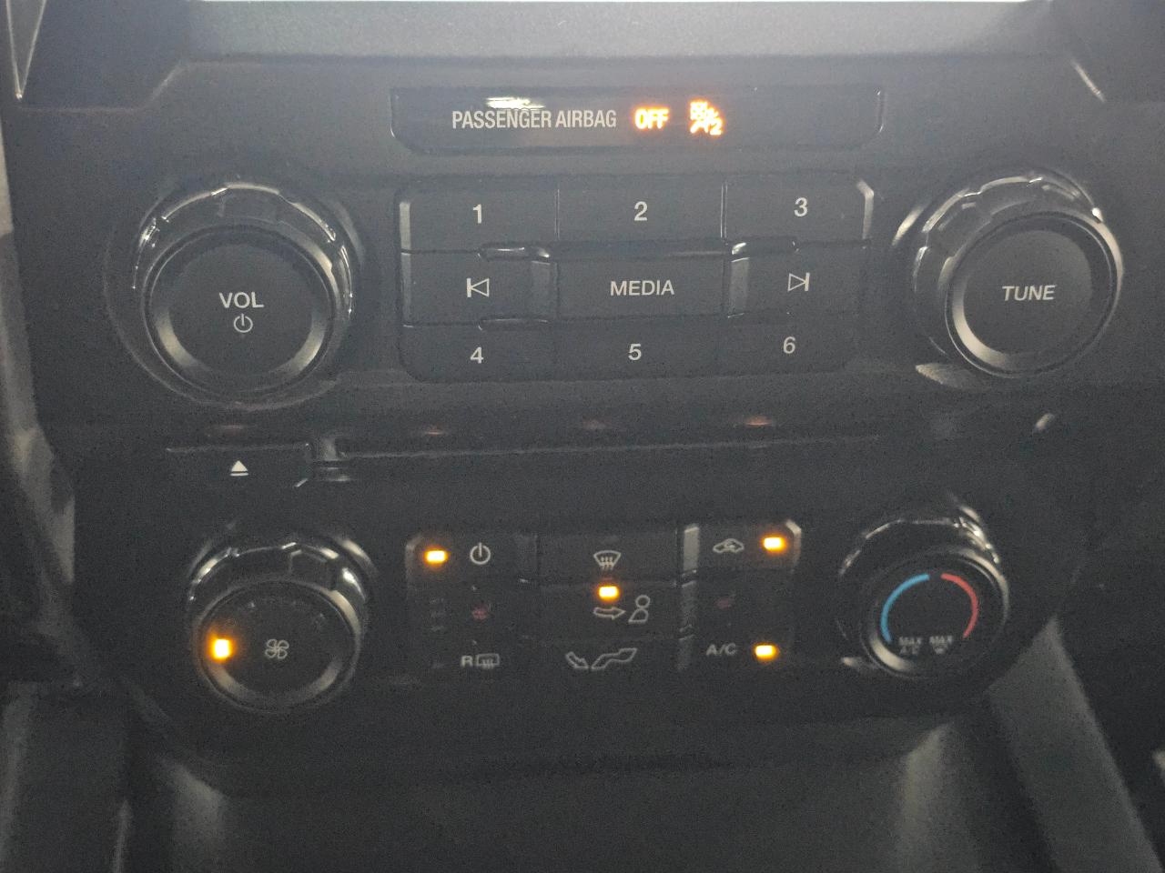 Ford F-150 4WD SuperCrew 145" XLT 2016