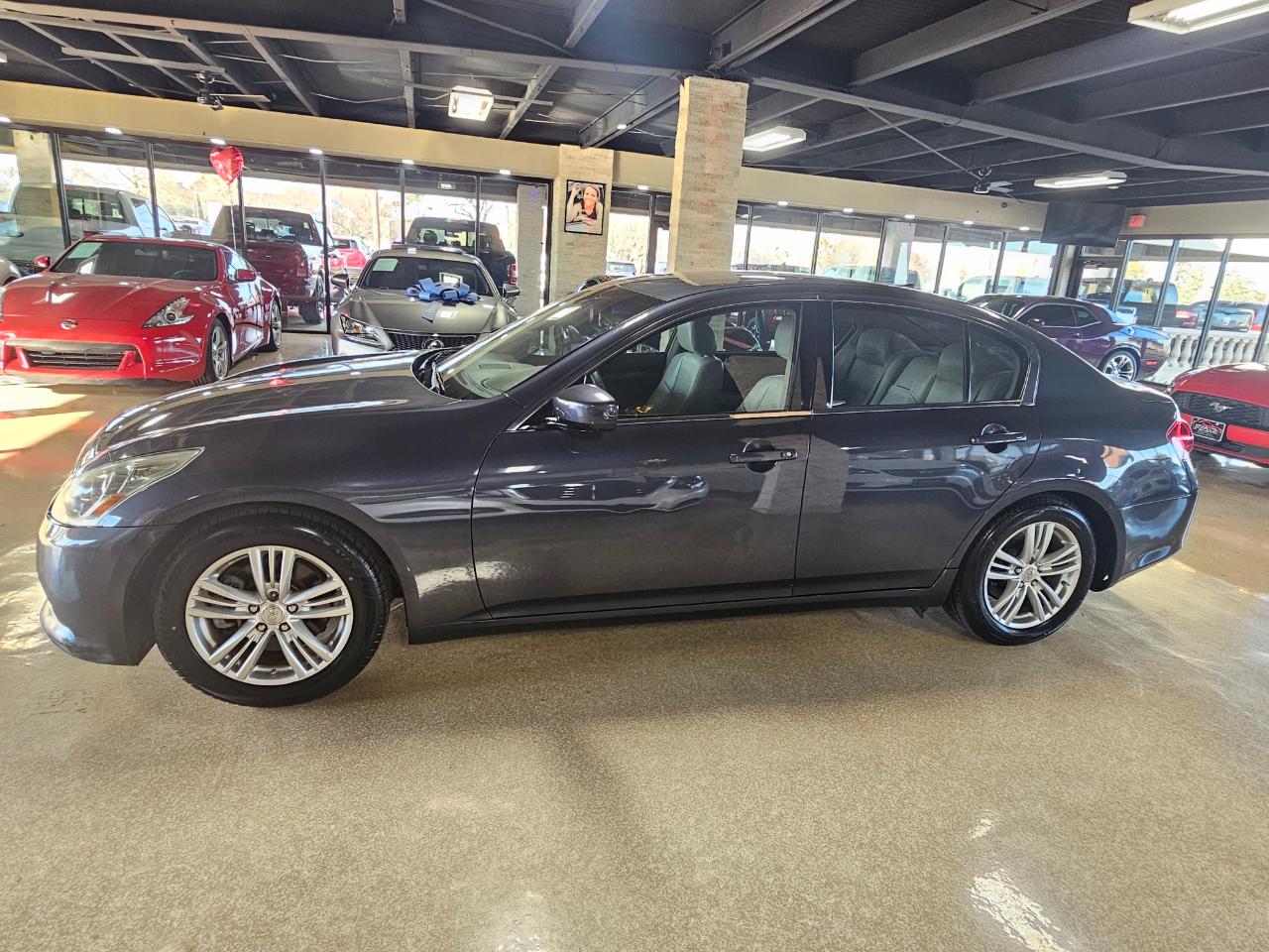 Infiniti G37 Sedan 4dr Journey RWD 2010