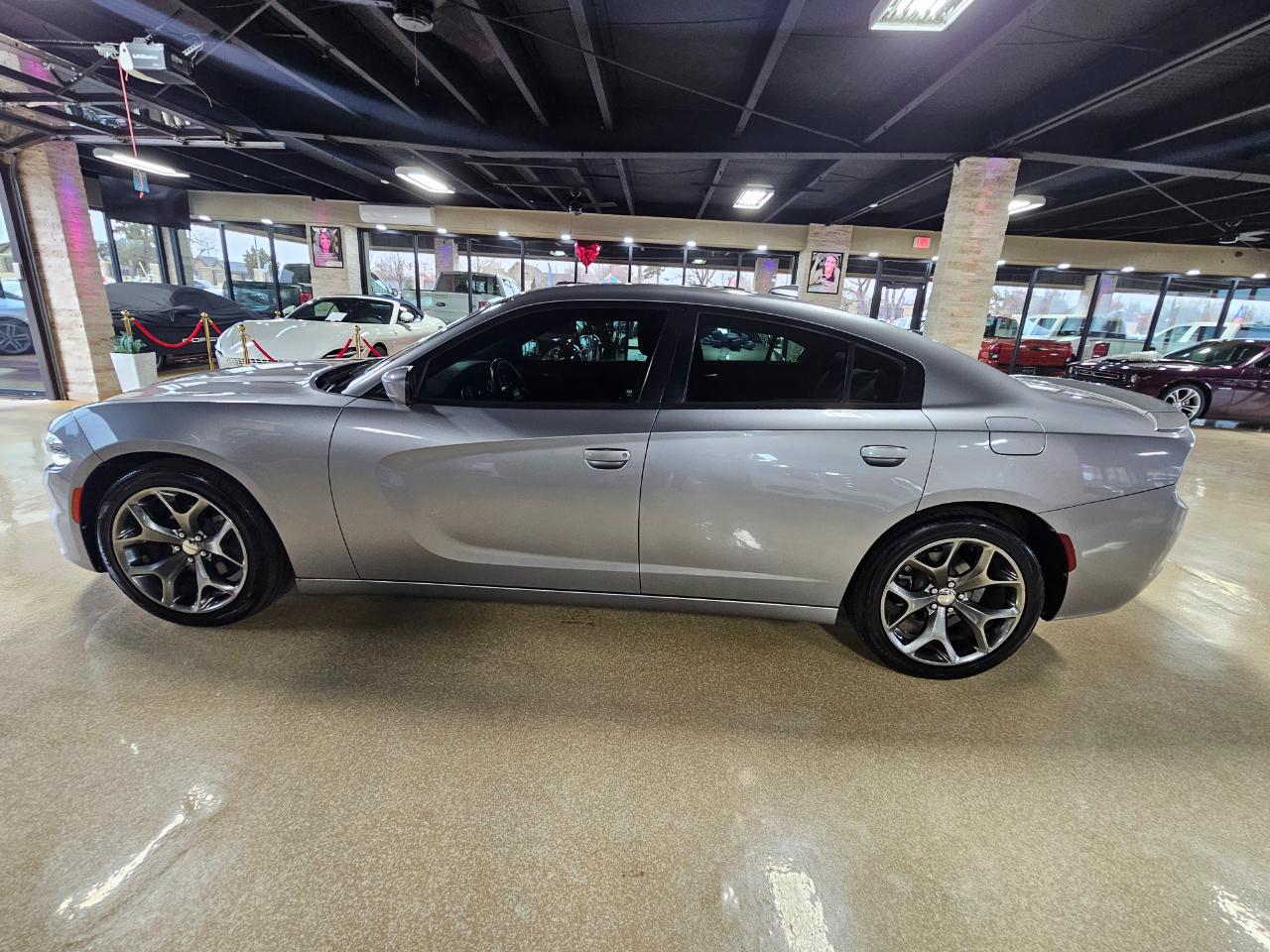 Dodge Charger 4dr Sdn SXT RWD 2016
