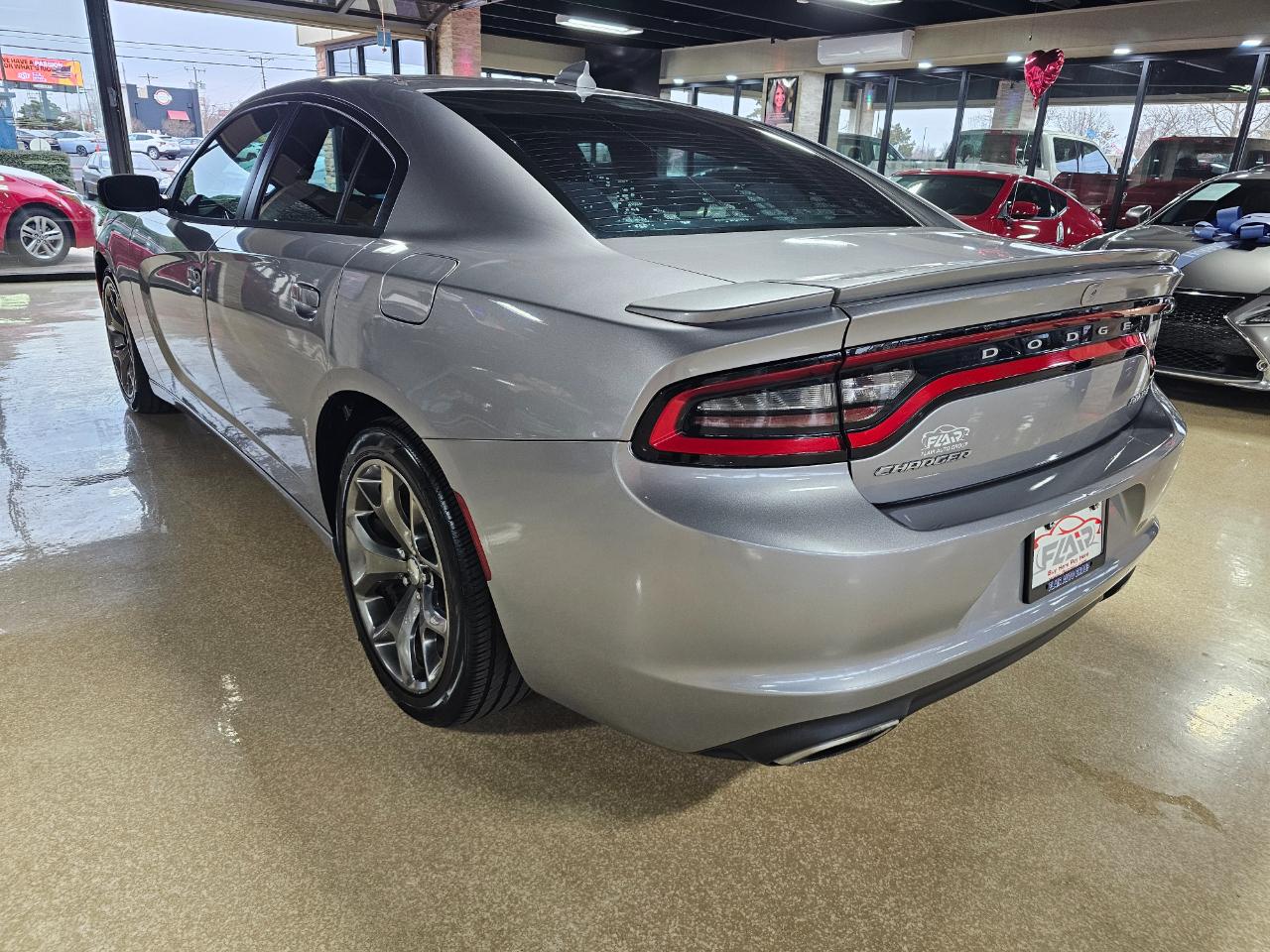 Dodge Charger 4dr Sdn SXT RWD 2016