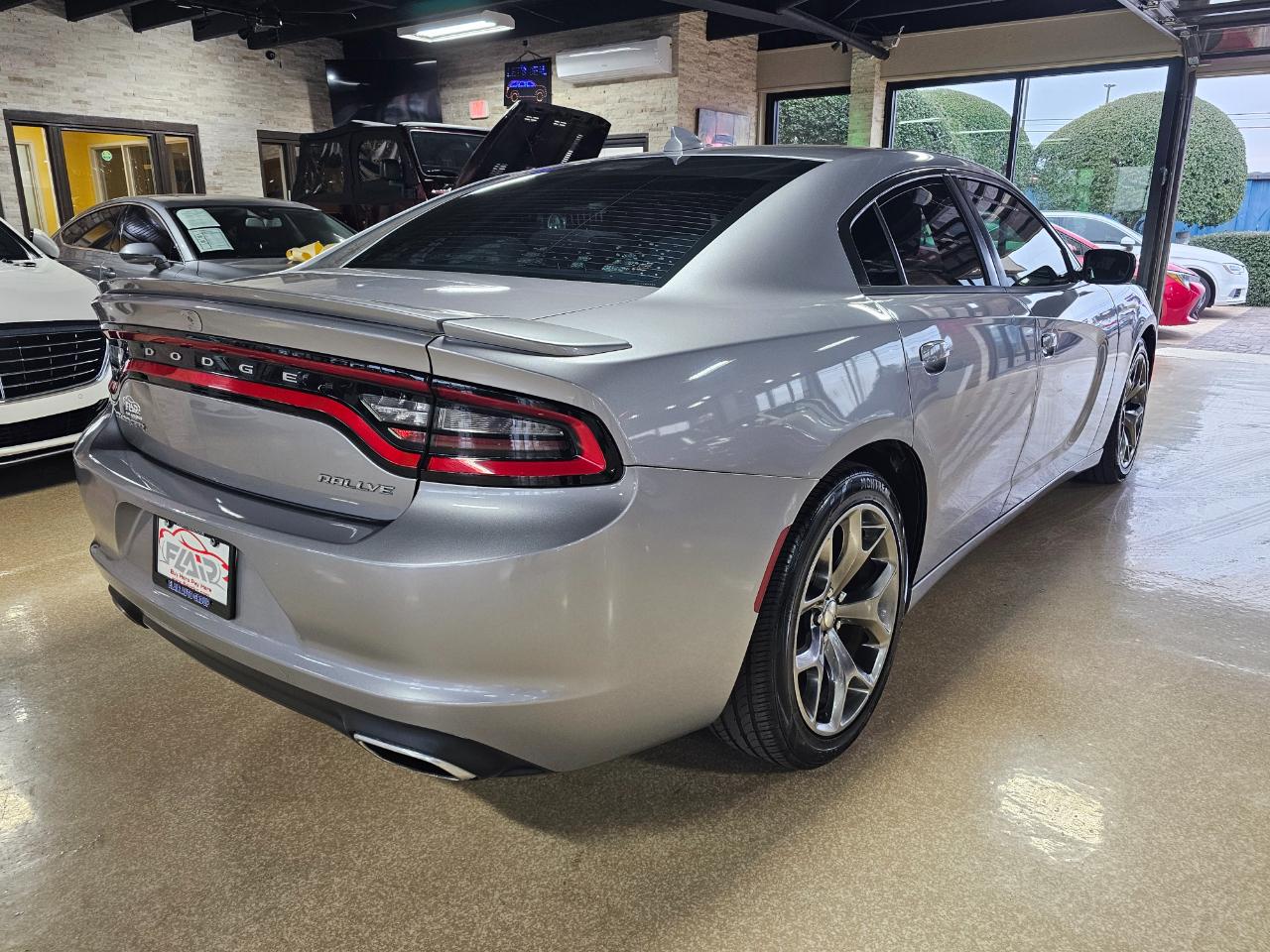 Dodge Charger 4dr Sdn SXT RWD 2016