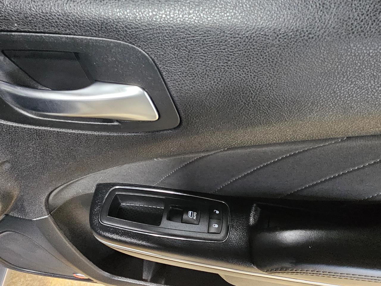 Dodge Charger 4dr Sdn SXT RWD 2016