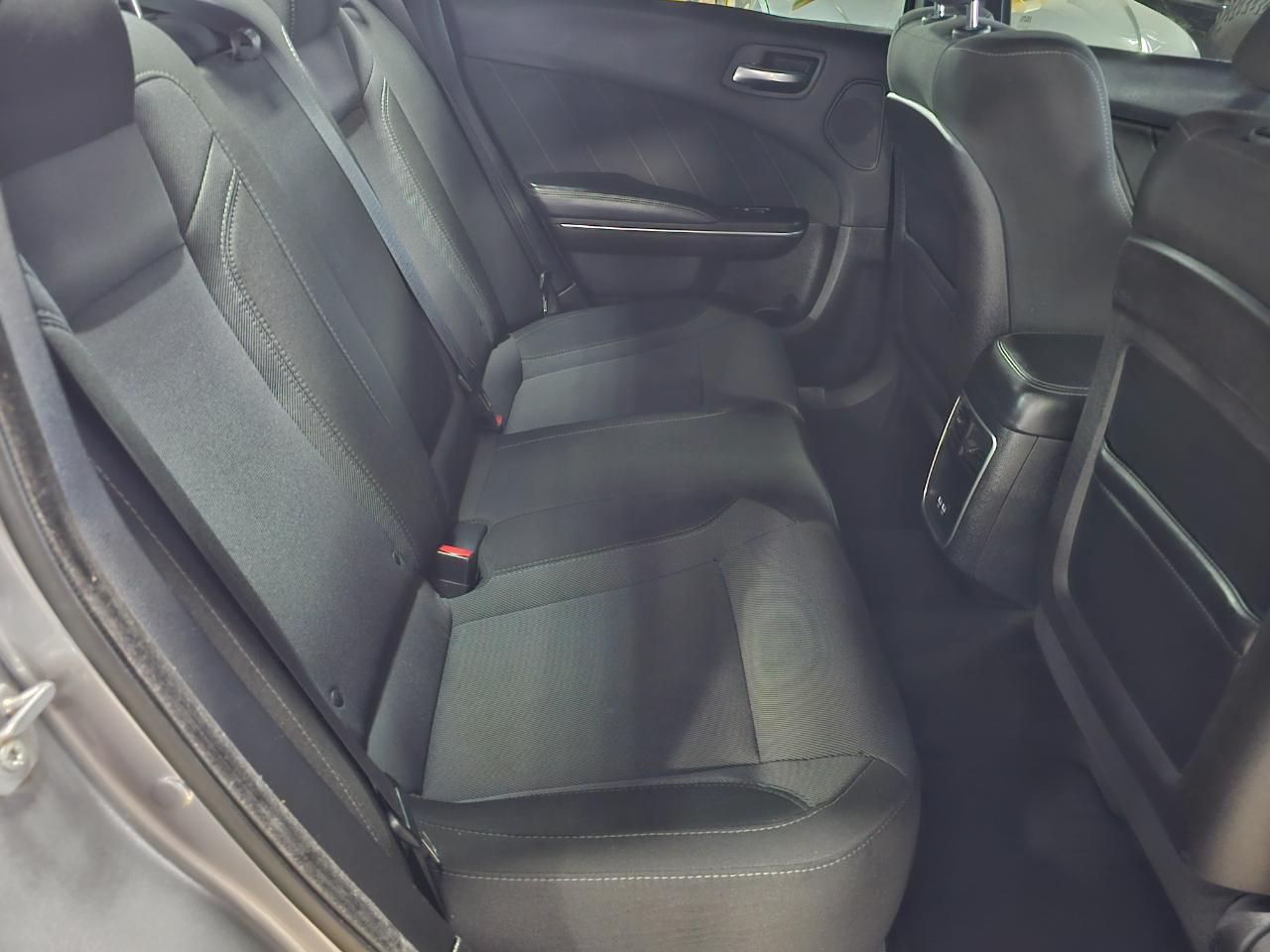 Dodge Charger 4dr Sdn SXT RWD 2016