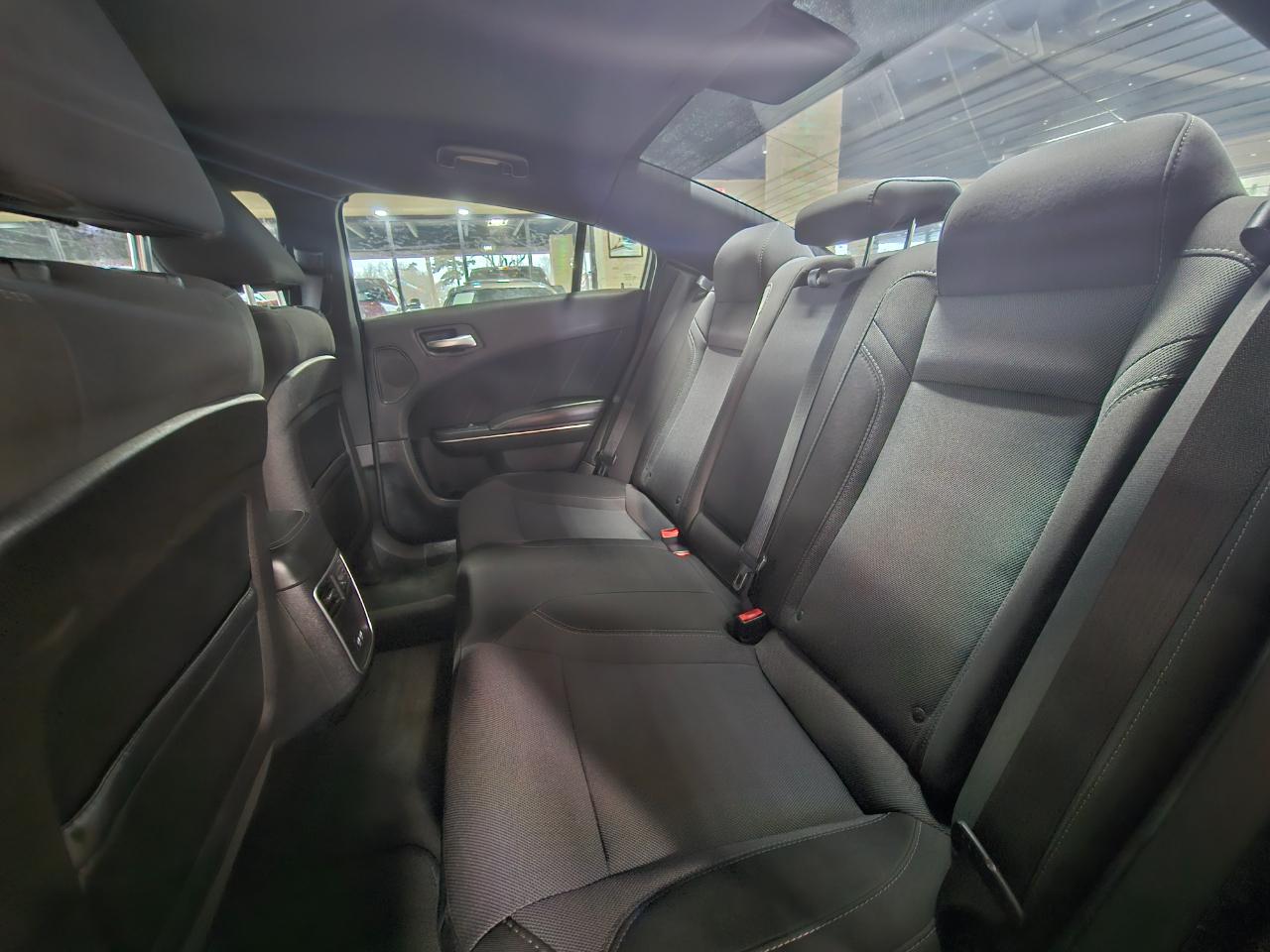 Dodge Charger 4dr Sdn SXT RWD 2016