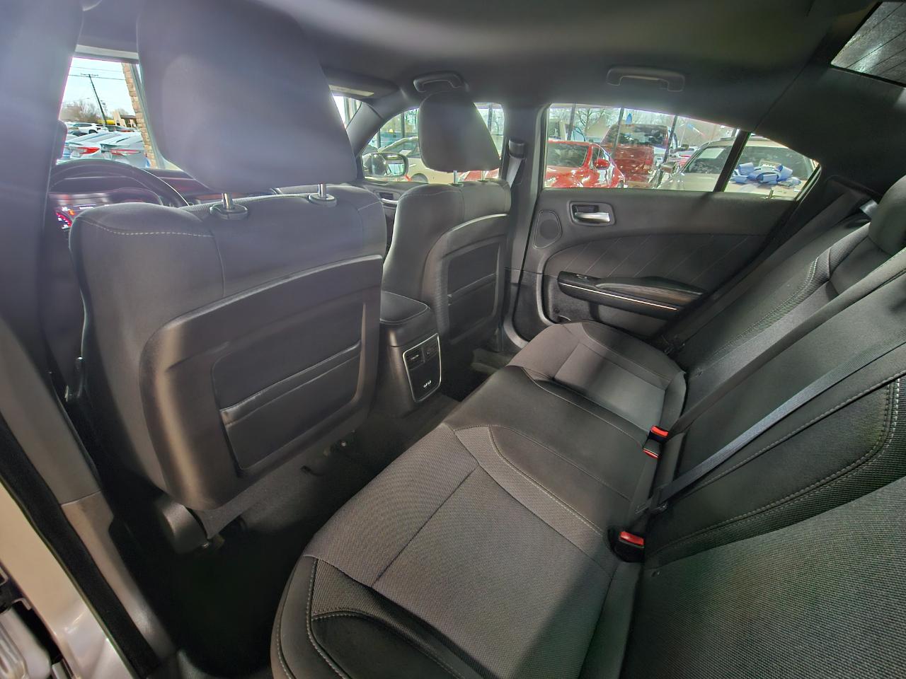 Dodge Charger 4dr Sdn SXT RWD 2016