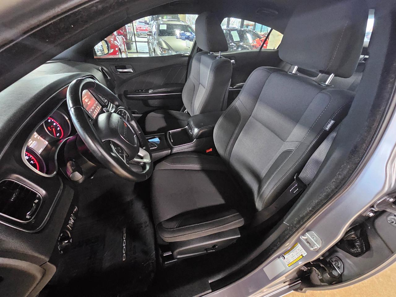 Dodge Charger 4dr Sdn SXT RWD 2016