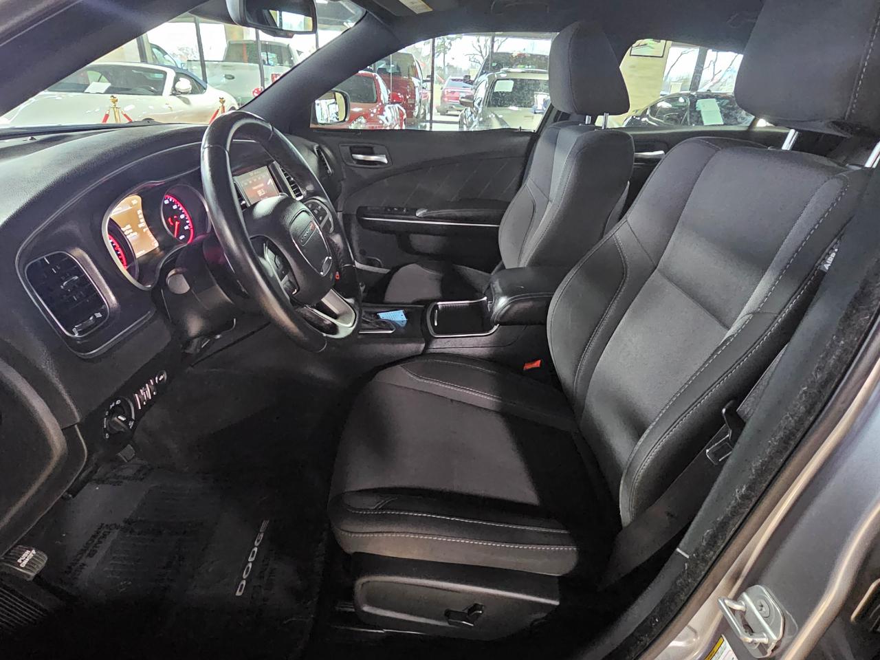 Dodge Charger 4dr Sdn SXT RWD 2016