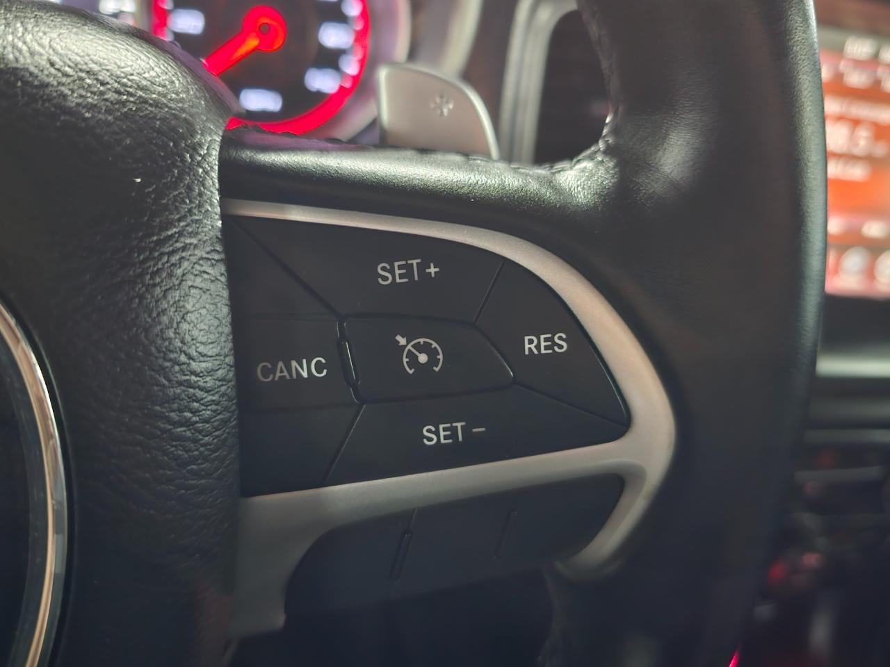 Dodge Charger 4dr Sdn SXT RWD 2016