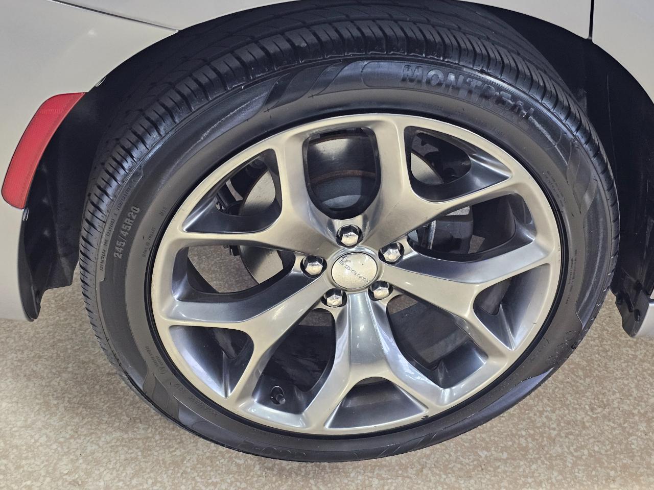 Dodge Charger 4dr Sdn SXT RWD 2016