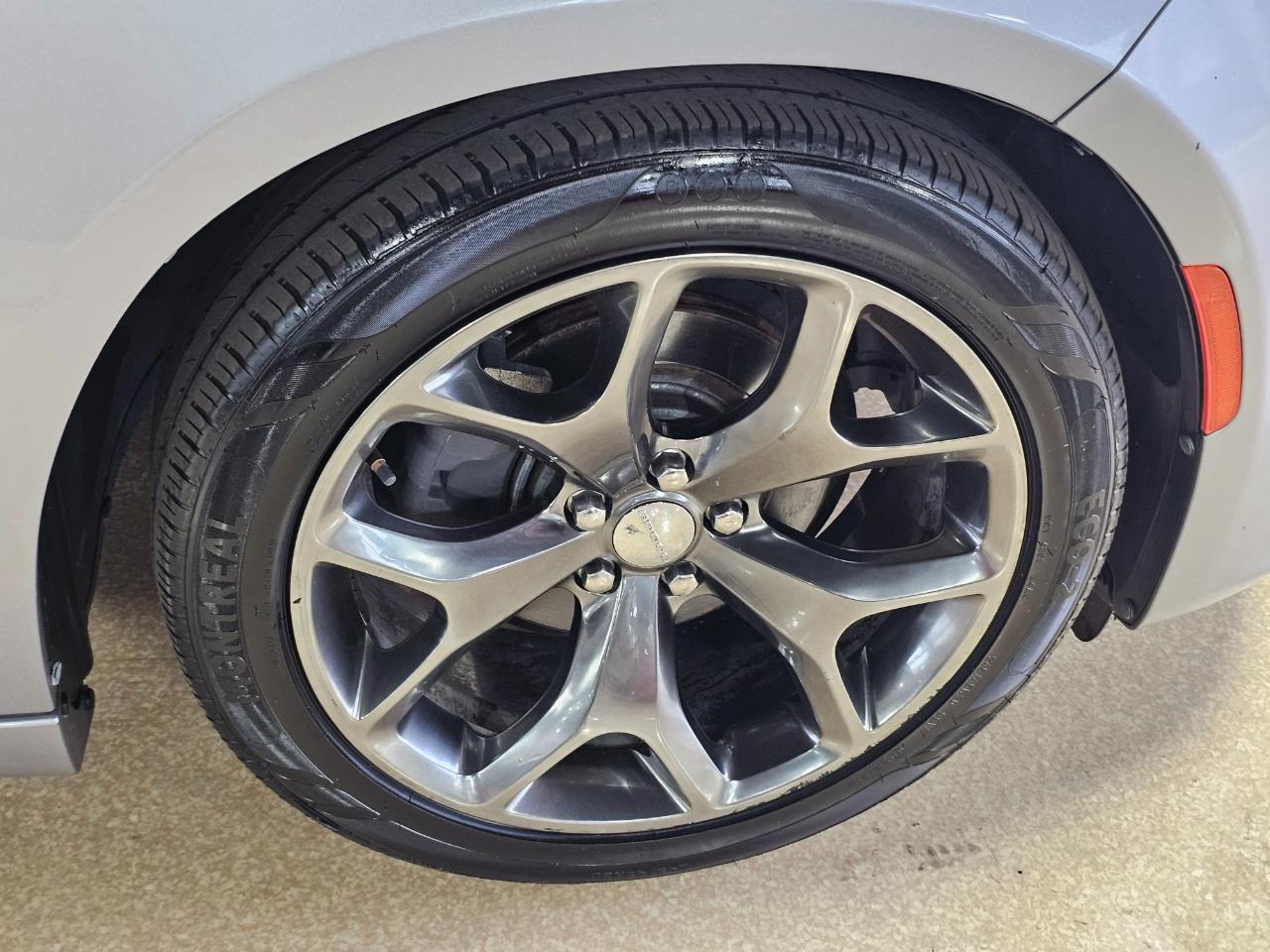 Dodge Charger 4dr Sdn SXT RWD 2016