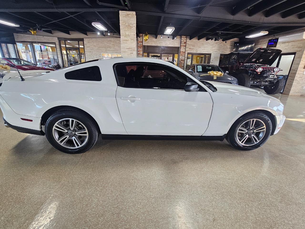 Ford Mustang 2dr Cpe V6 Premium 2012