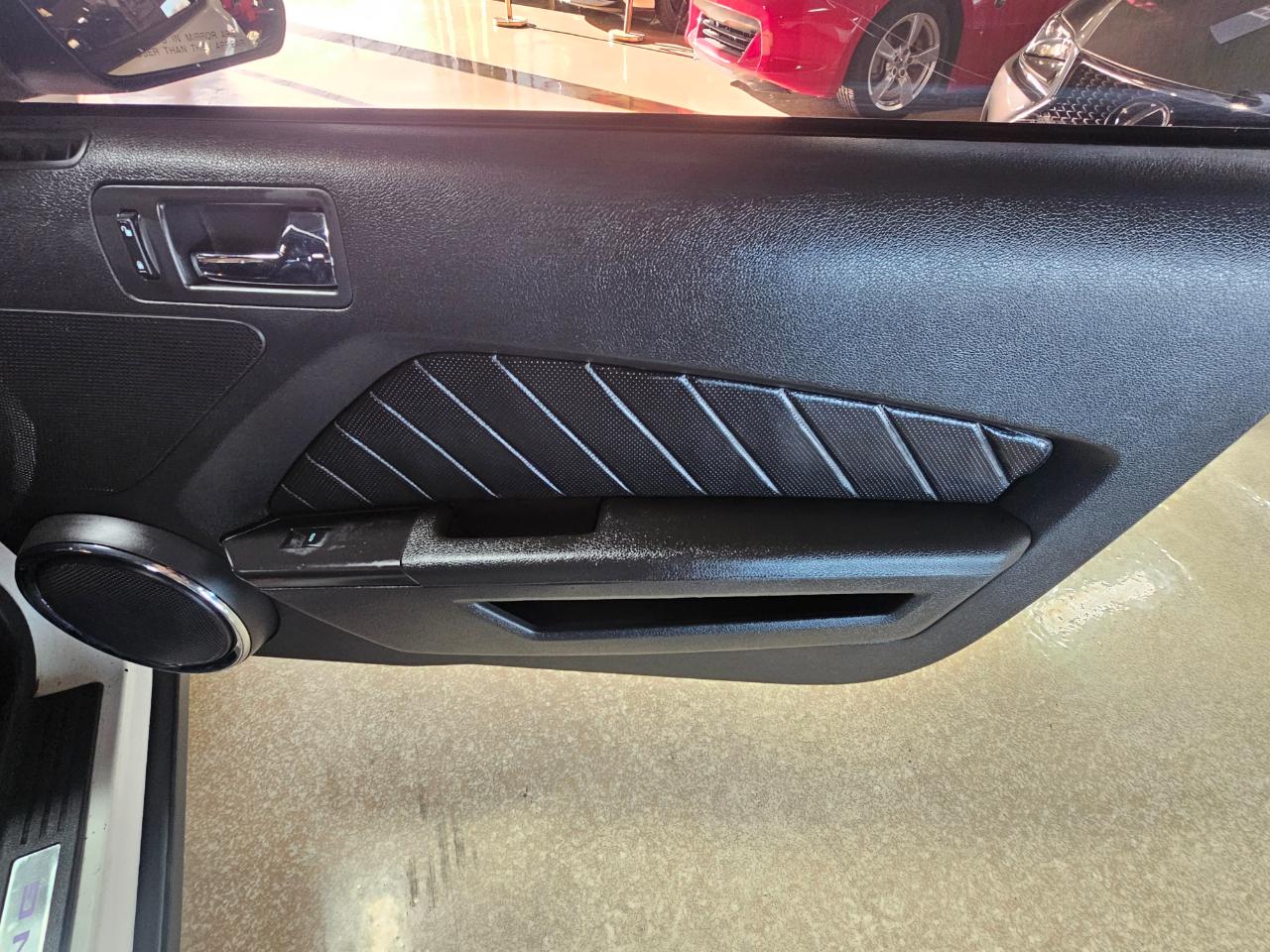 Ford Mustang 2dr Cpe V6 Premium 2012