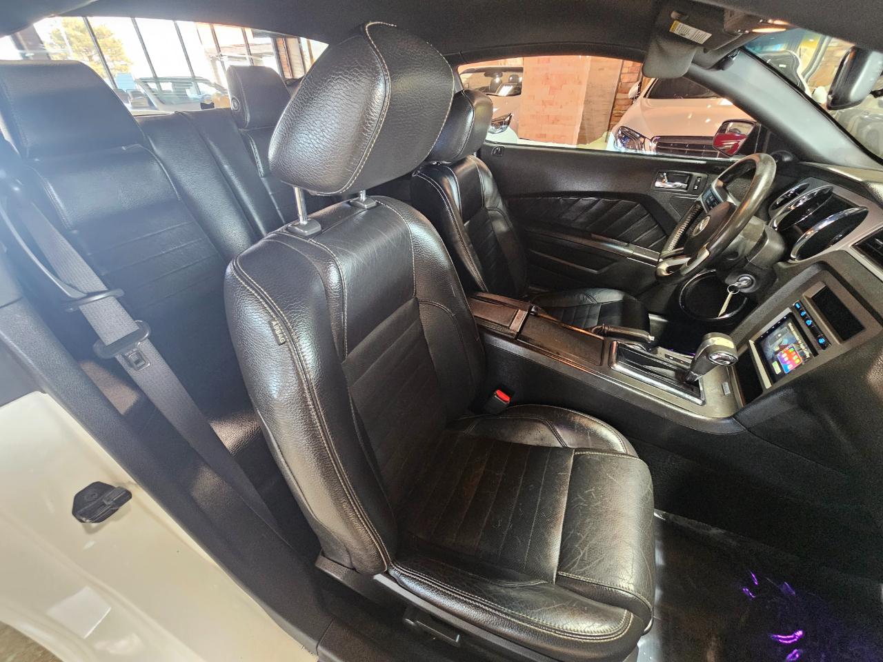 Ford Mustang 2dr Cpe V6 Premium 2012