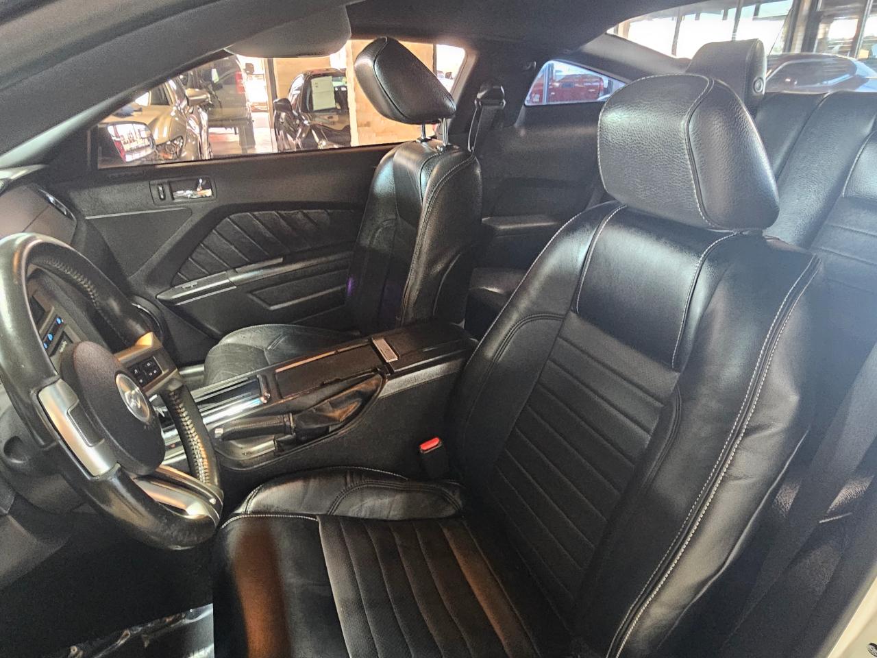 Ford Mustang 2dr Cpe V6 Premium 2012