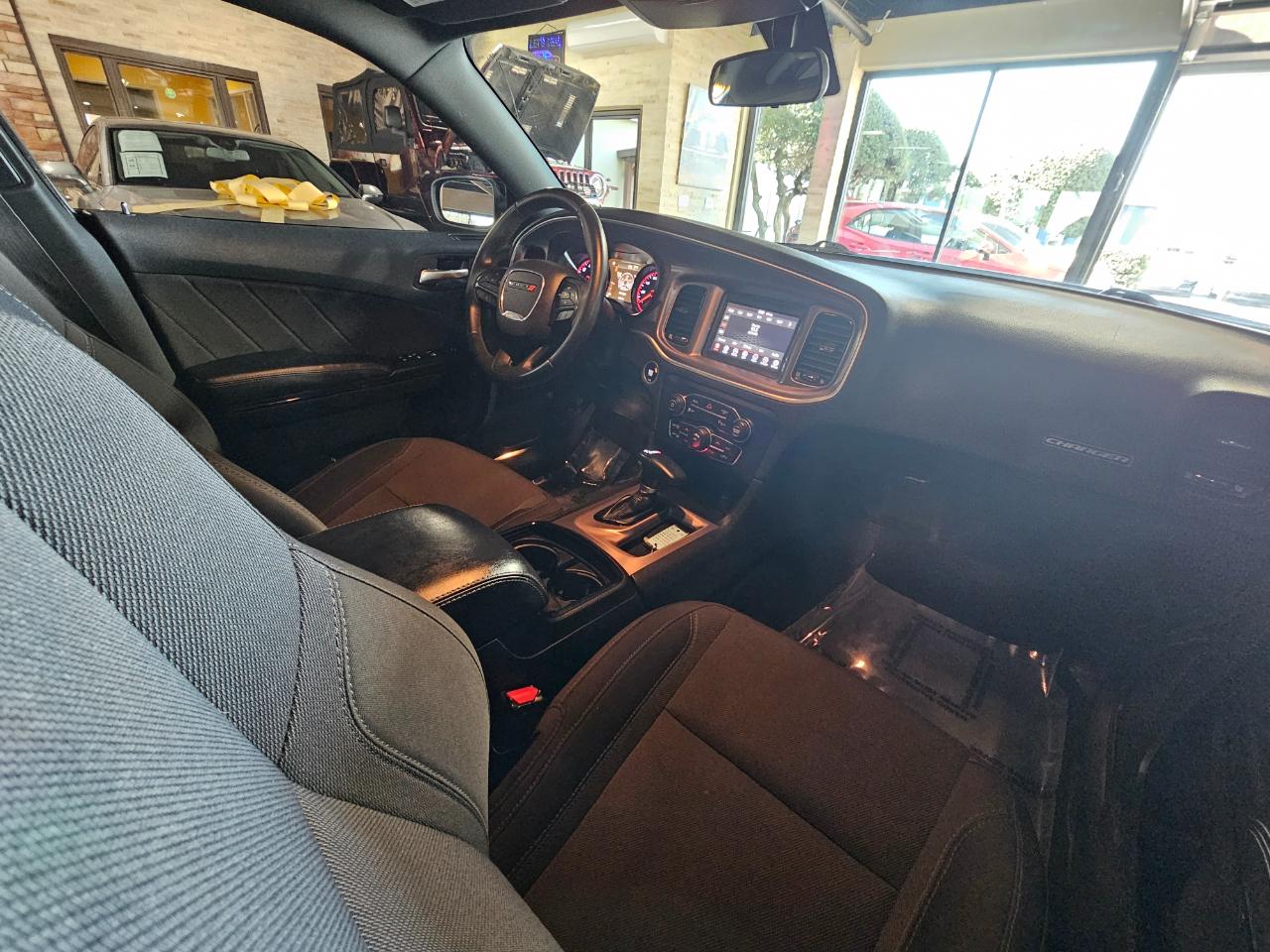 Dodge Charger SXT RWD 2019