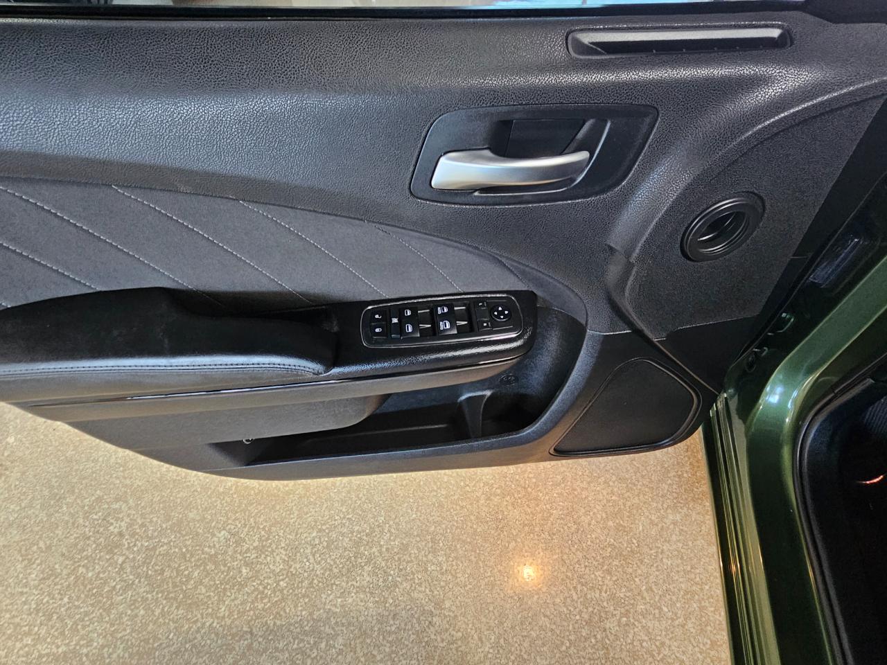 Dodge Charger SXT RWD 2019