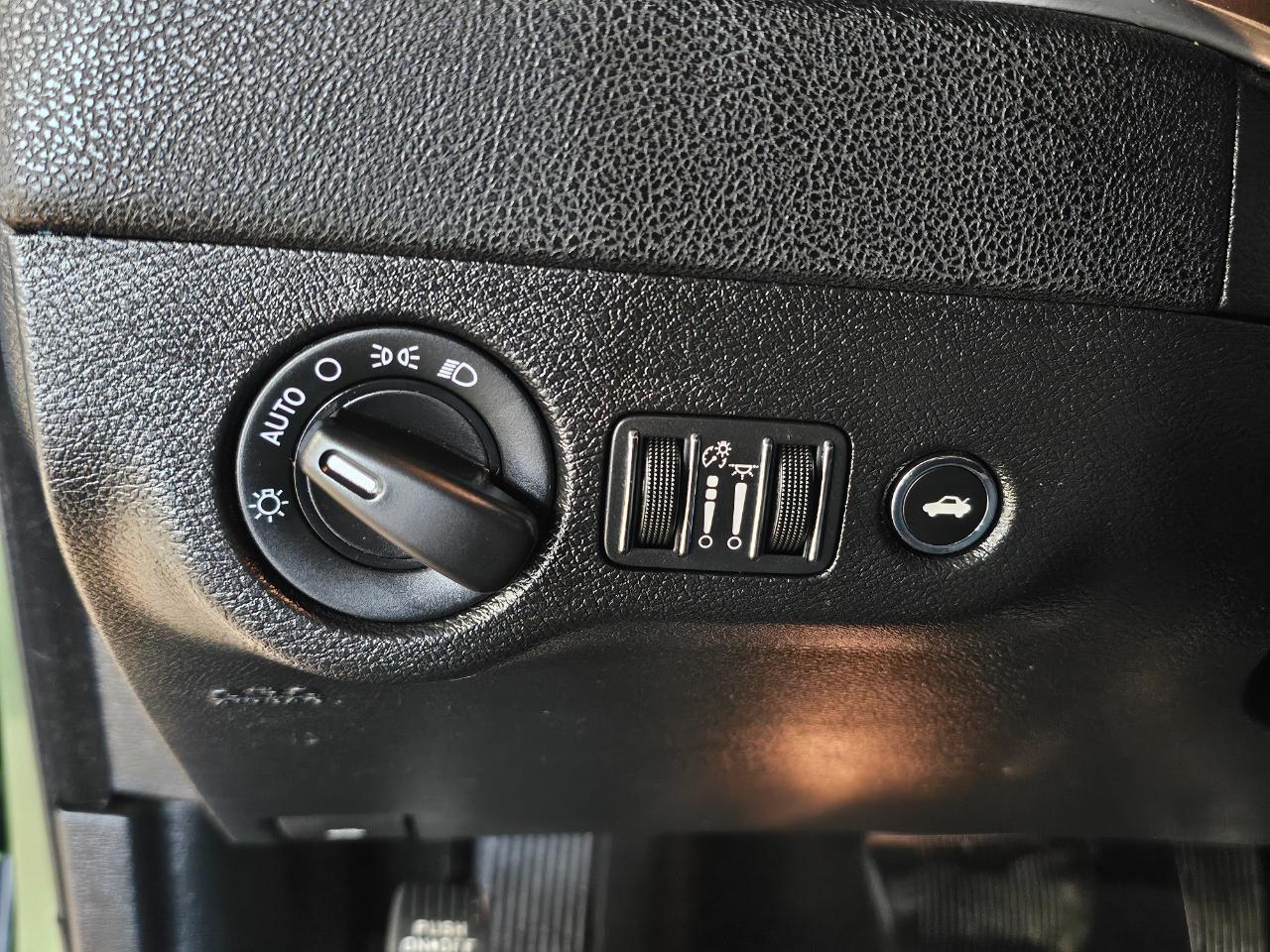 Dodge Charger SXT RWD 2019