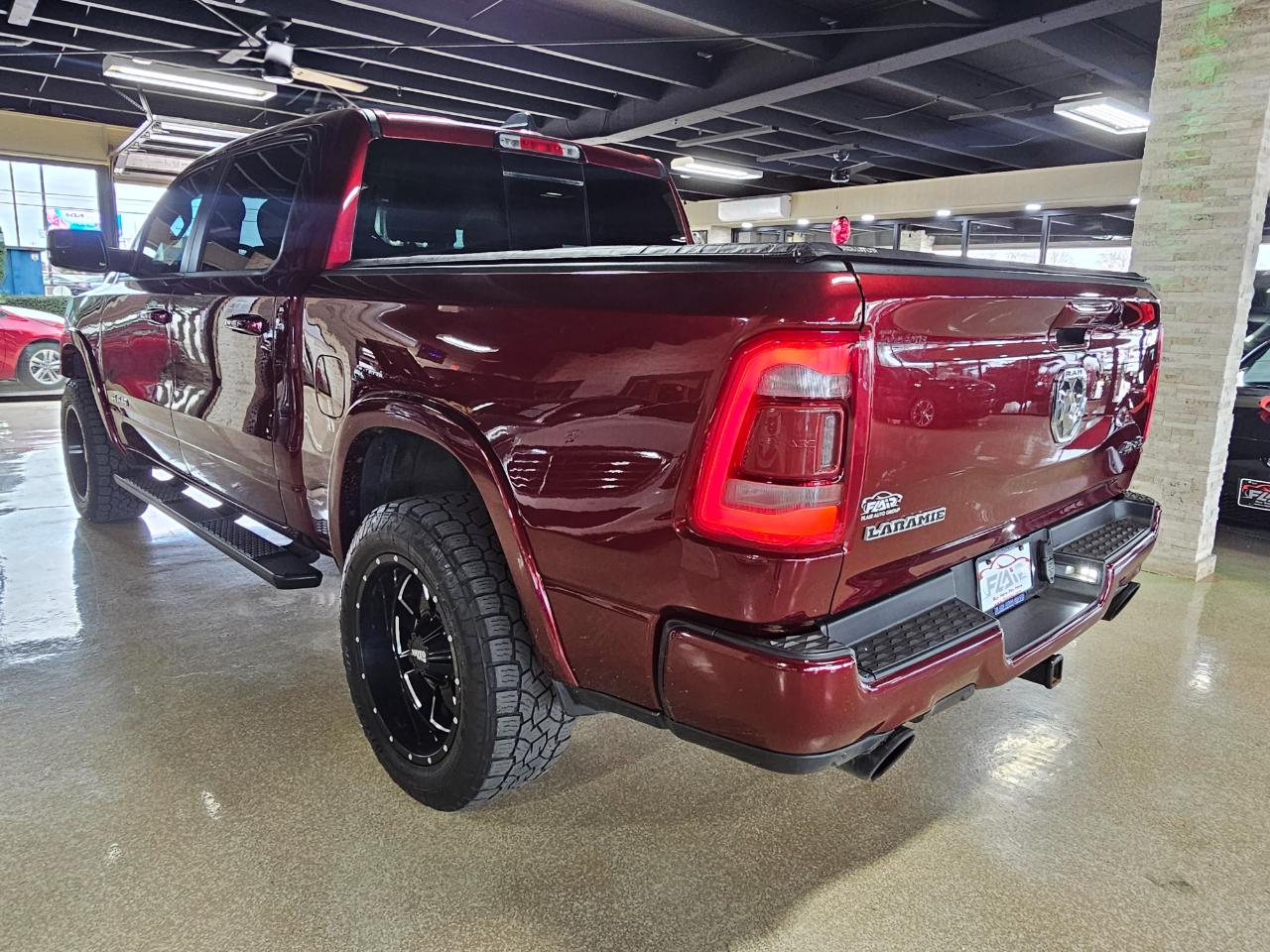 RAM 1500 Laramie 4x4 Crew Cab 5'7" Box 2019