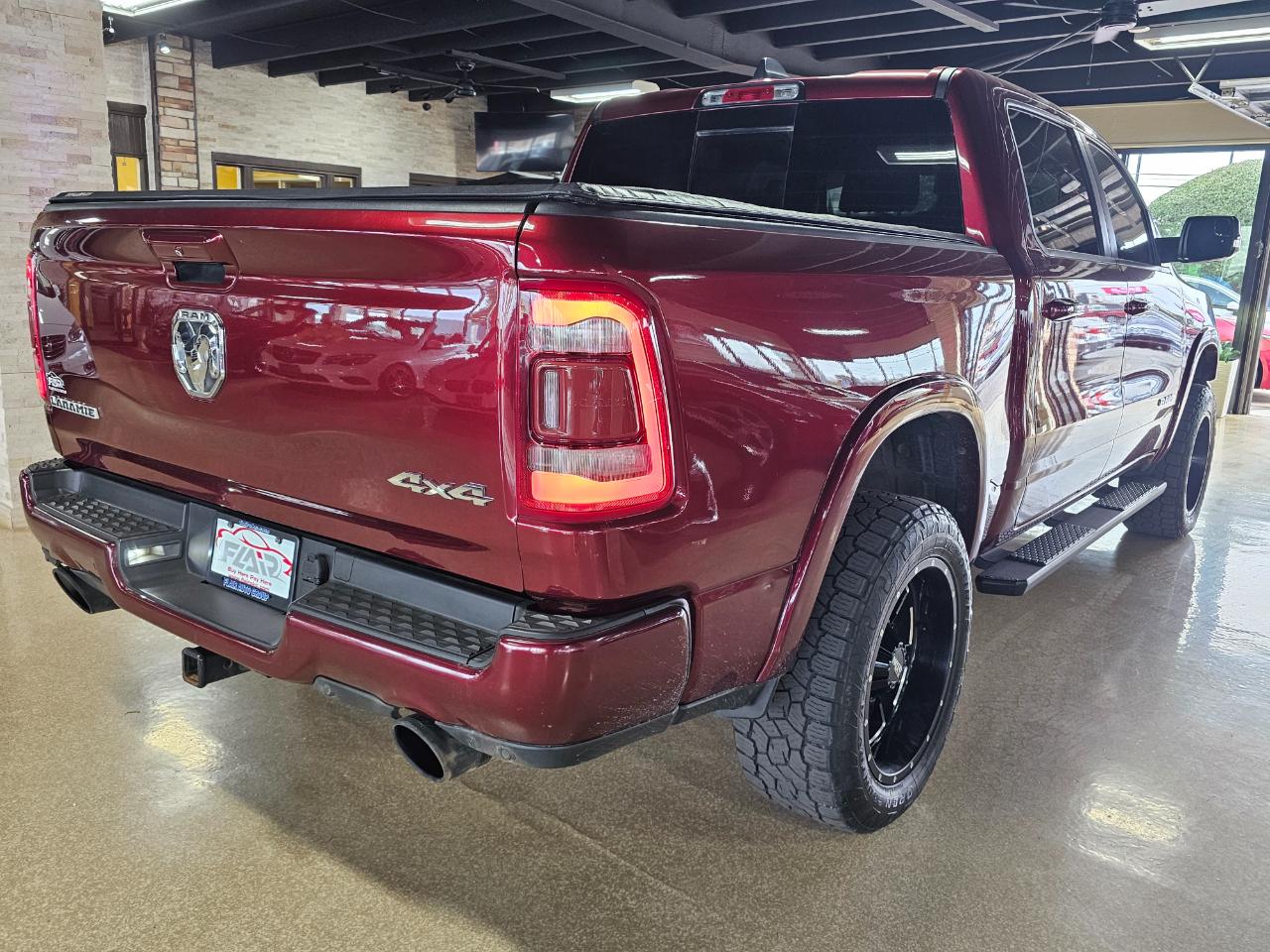 RAM 1500 Laramie 4x4 Crew Cab 5'7" Box 2019