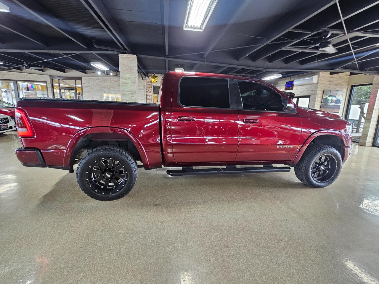 RAM 1500 Laramie 4x4 Crew Cab 5'7" Box 2019