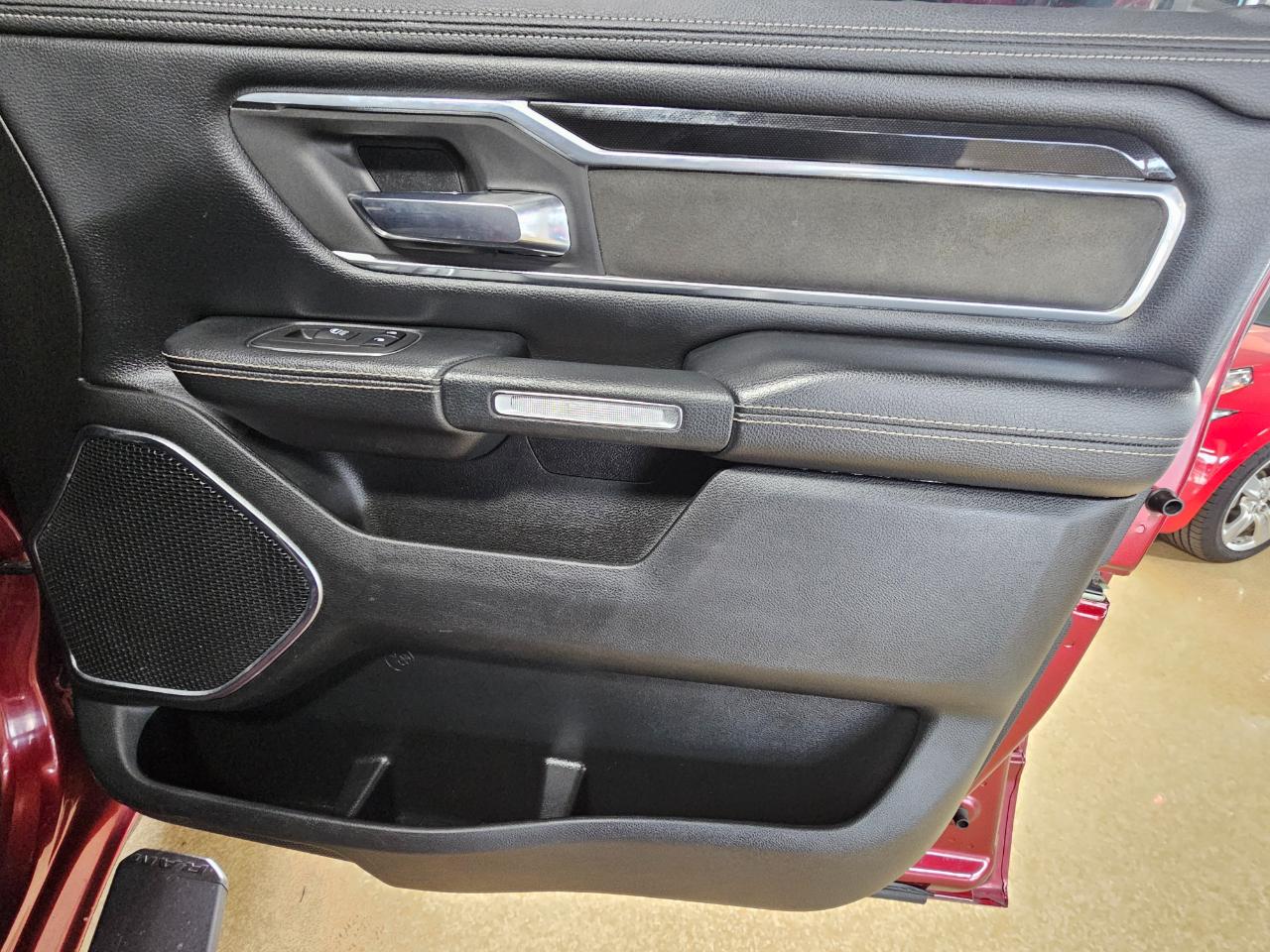 RAM 1500 Laramie 4x4 Crew Cab 5'7" Box 2019