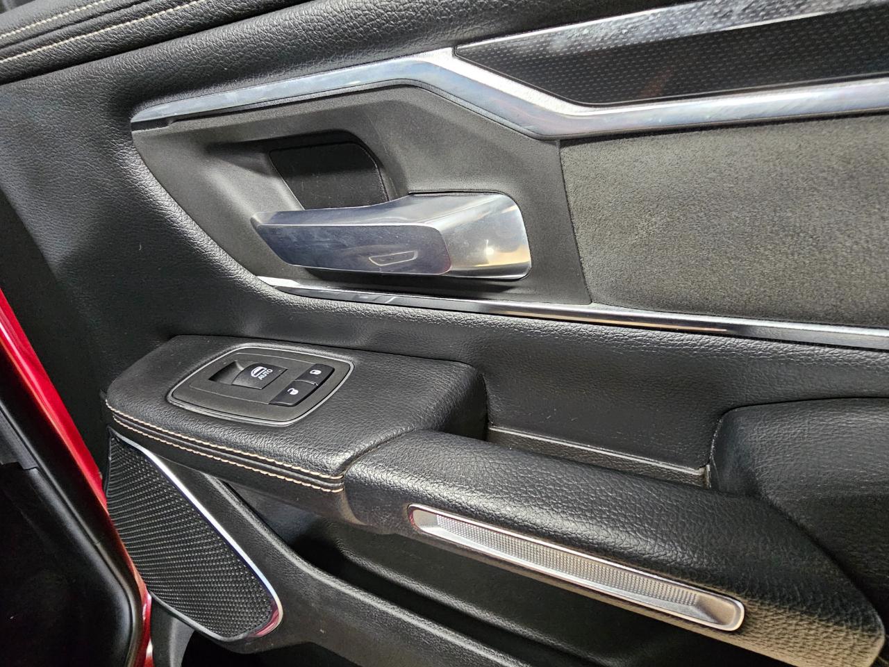 RAM 1500 Laramie 4x4 Crew Cab 5'7" Box 2019