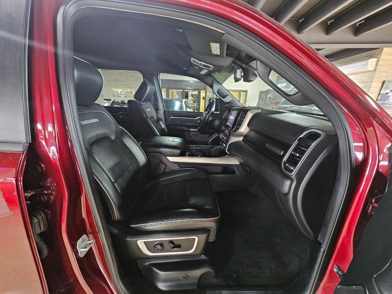 RAM 1500 Laramie 4x4 Crew Cab 5'7" Box 2019