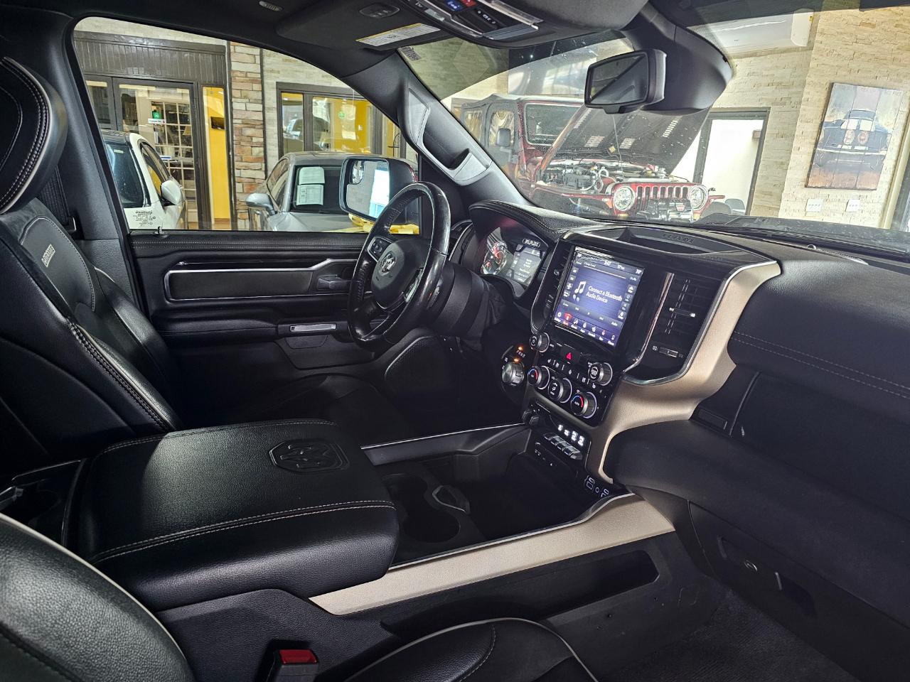 RAM 1500 Laramie 4x4 Crew Cab 5'7" Box 2019