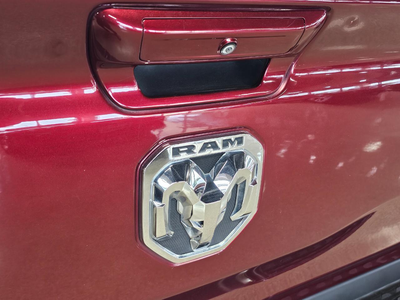 RAM 1500 Laramie 4x4 Crew Cab 5'7" Box 2019