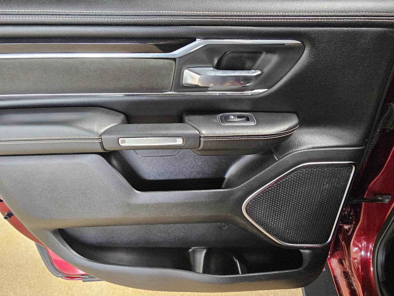 RAM 1500 Laramie 4x4 Crew Cab 5'7" Box 2019