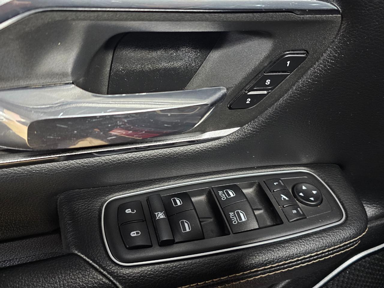 RAM 1500 Laramie 4x4 Crew Cab 5'7" Box 2019