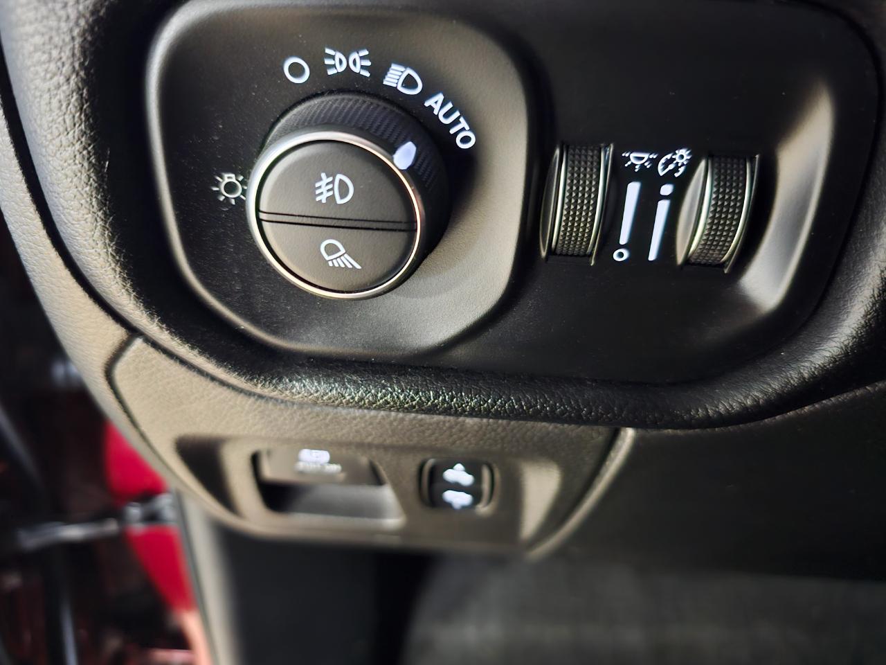 RAM 1500 Laramie 4x4 Crew Cab 5'7" Box 2019