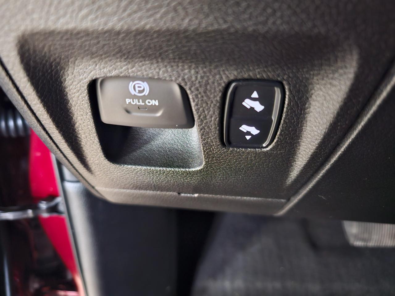 RAM 1500 Laramie 4x4 Crew Cab 5'7" Box 2019