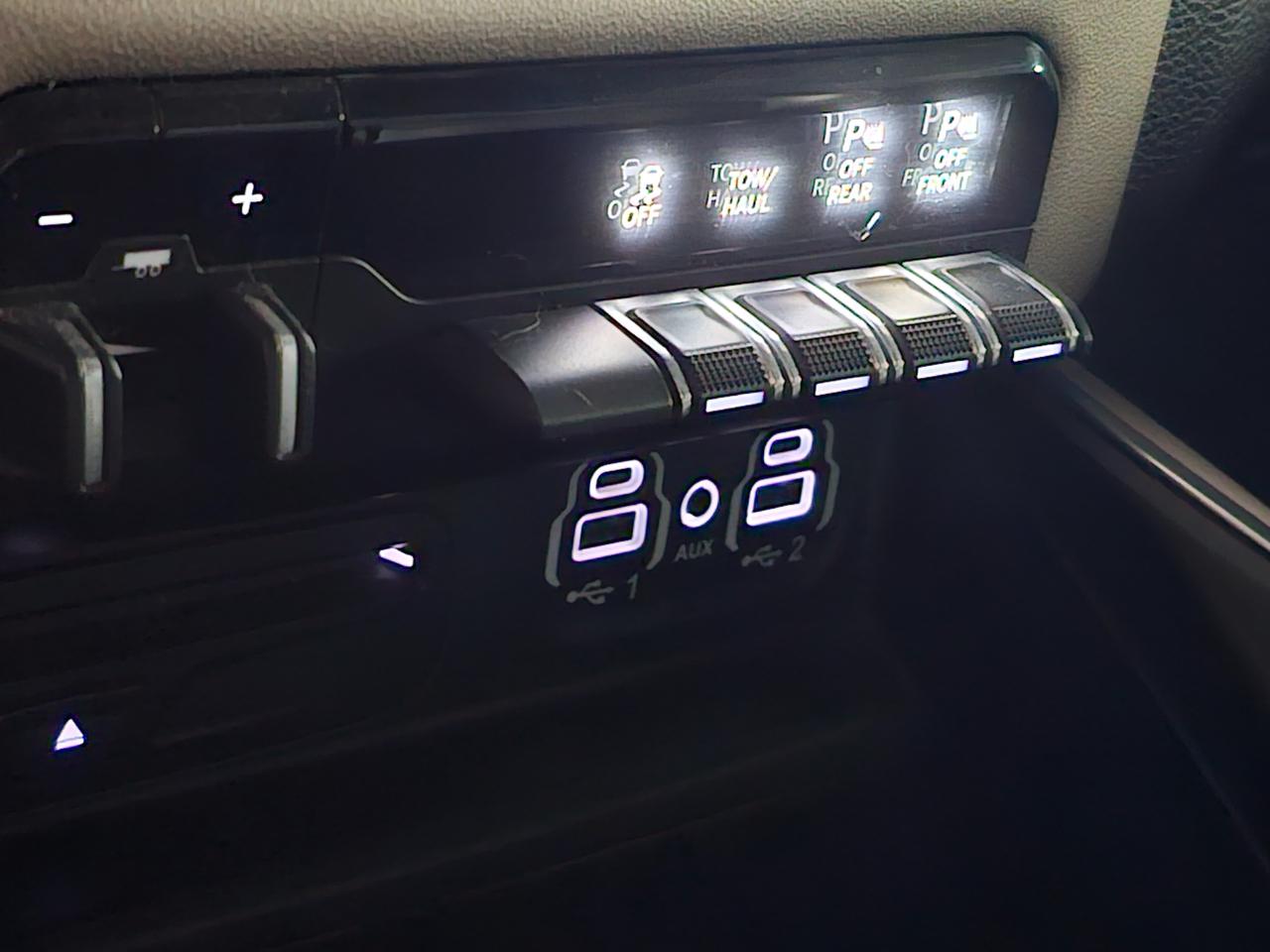 RAM 1500 Laramie 4x4 Crew Cab 5'7" Box 2019