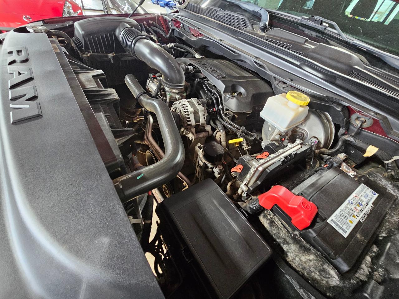 RAM 1500 Laramie 4x4 Crew Cab 5'7" Box 2019