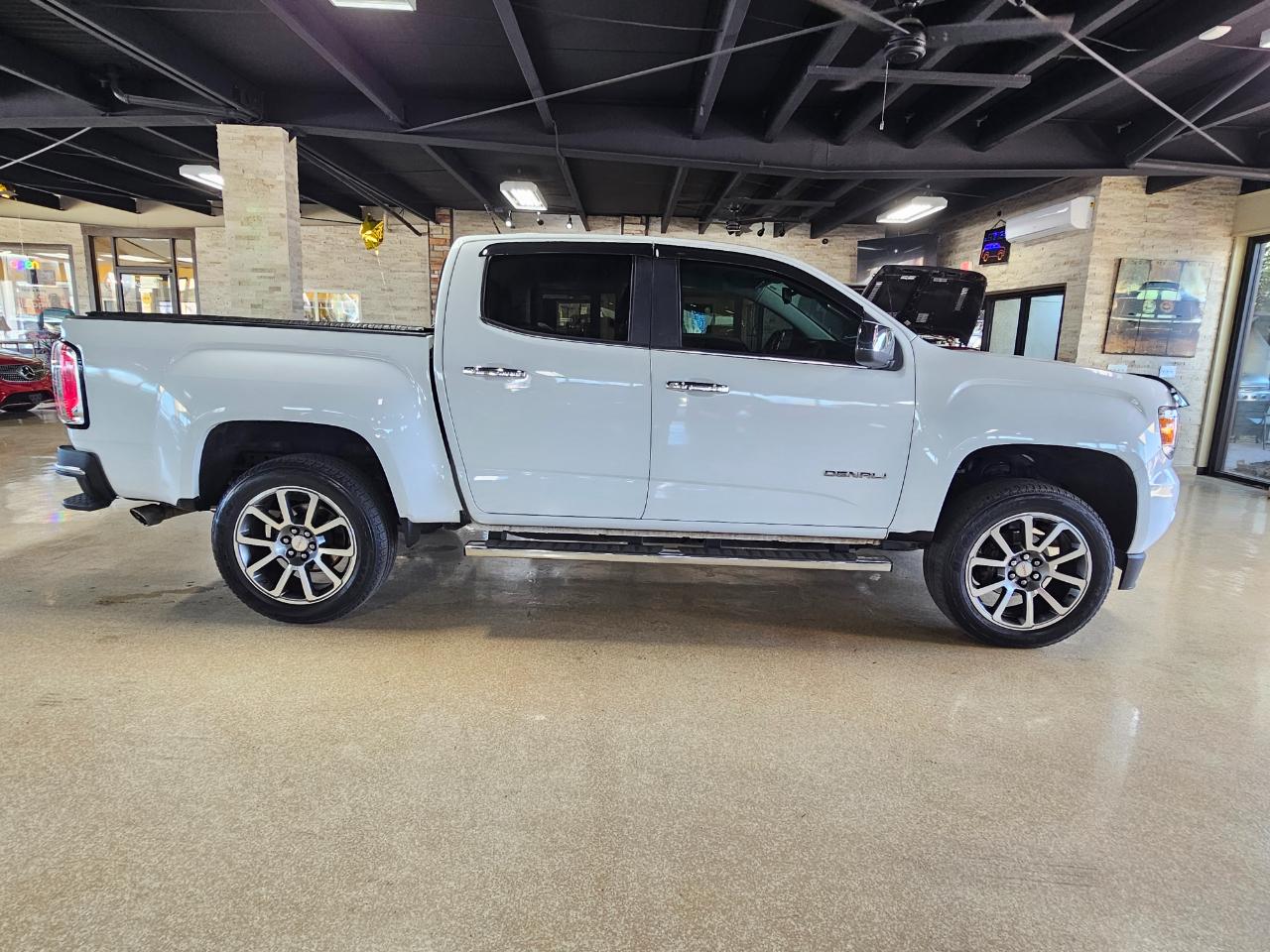 GMC Canyon 4WD Crew Cab 128.3" Denali 2019
