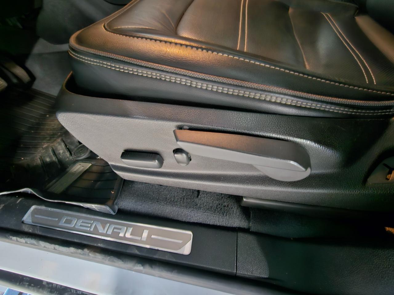 GMC Canyon 4WD Crew Cab 128.3" Denali 2019