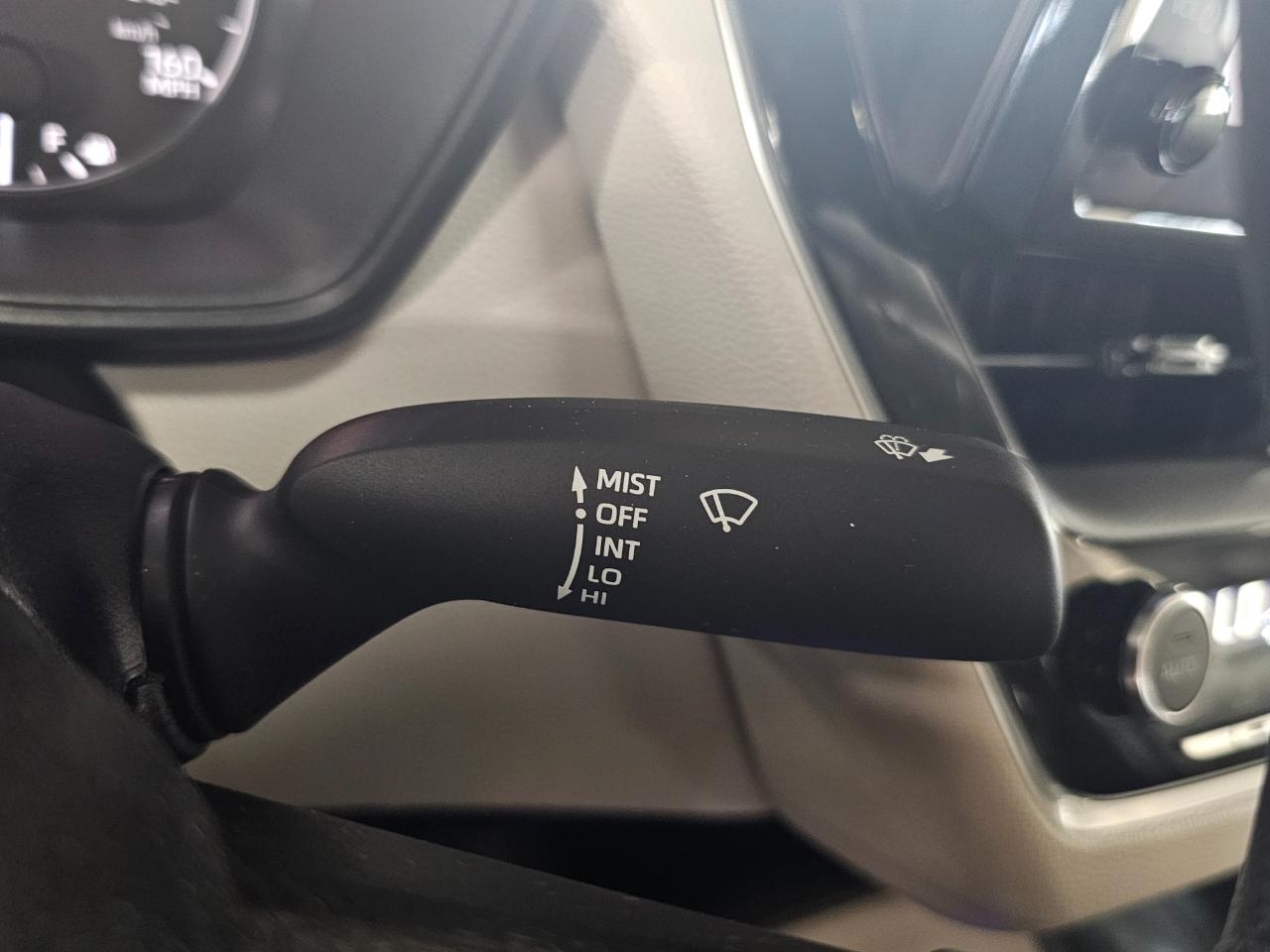 Toyota Corolla LE CVT (Natl) 2023