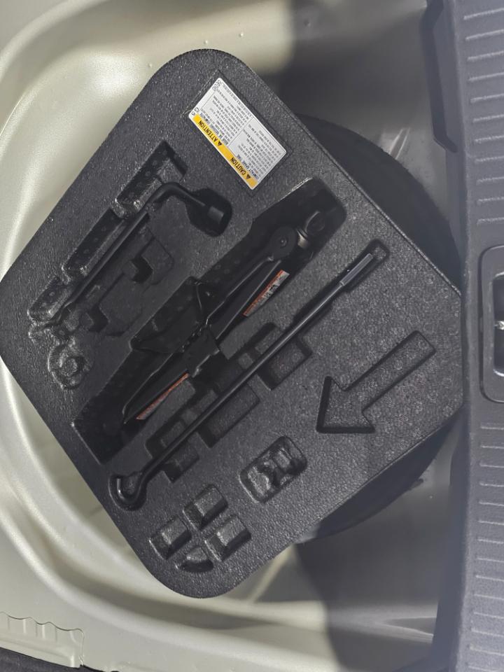 Toyota Corolla LE CVT (Natl) 2023